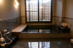中浴場（岩風呂）“笹島”