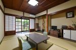 Japanese-style room (9 tatami mats)