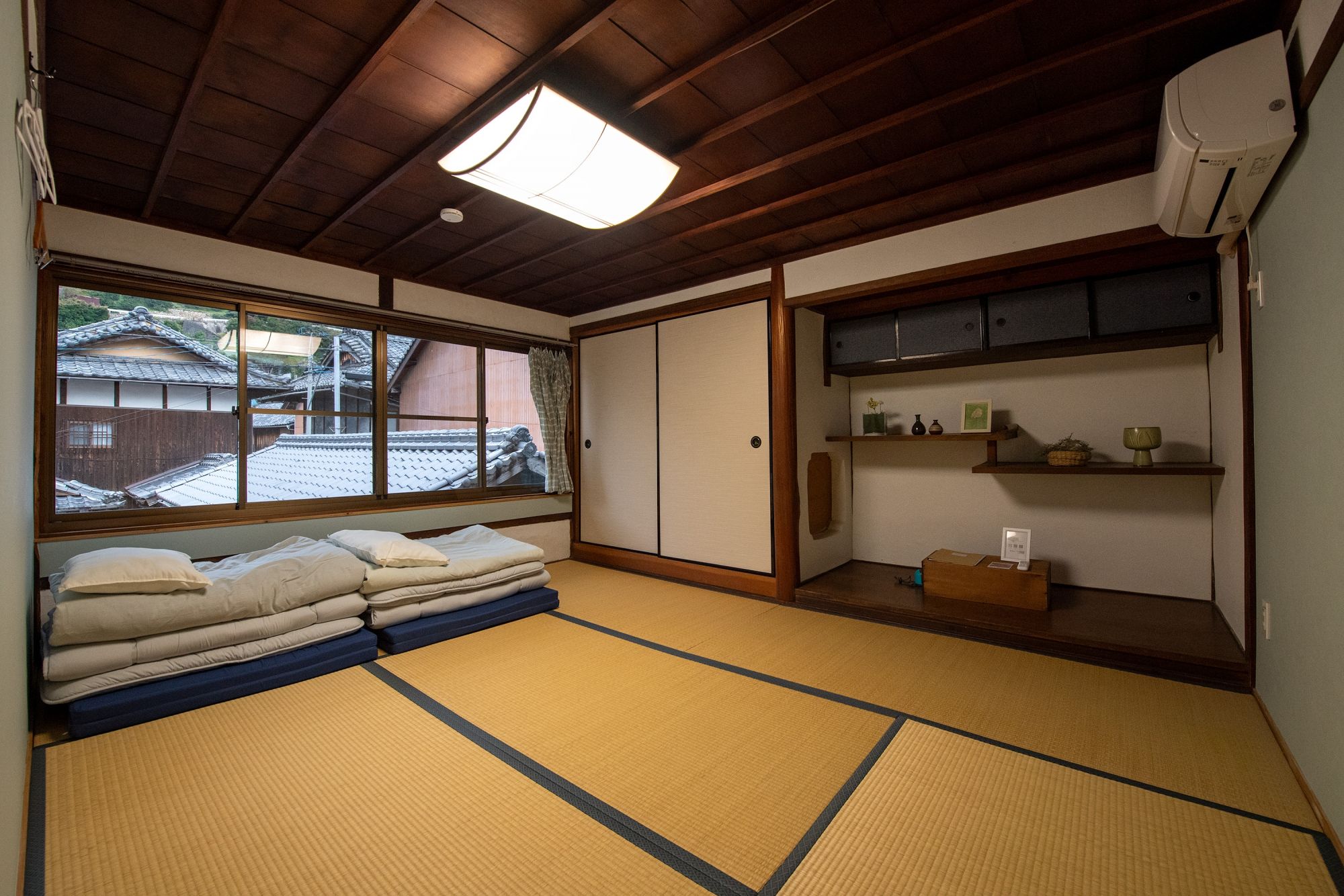 Room | Tobishima-BASE